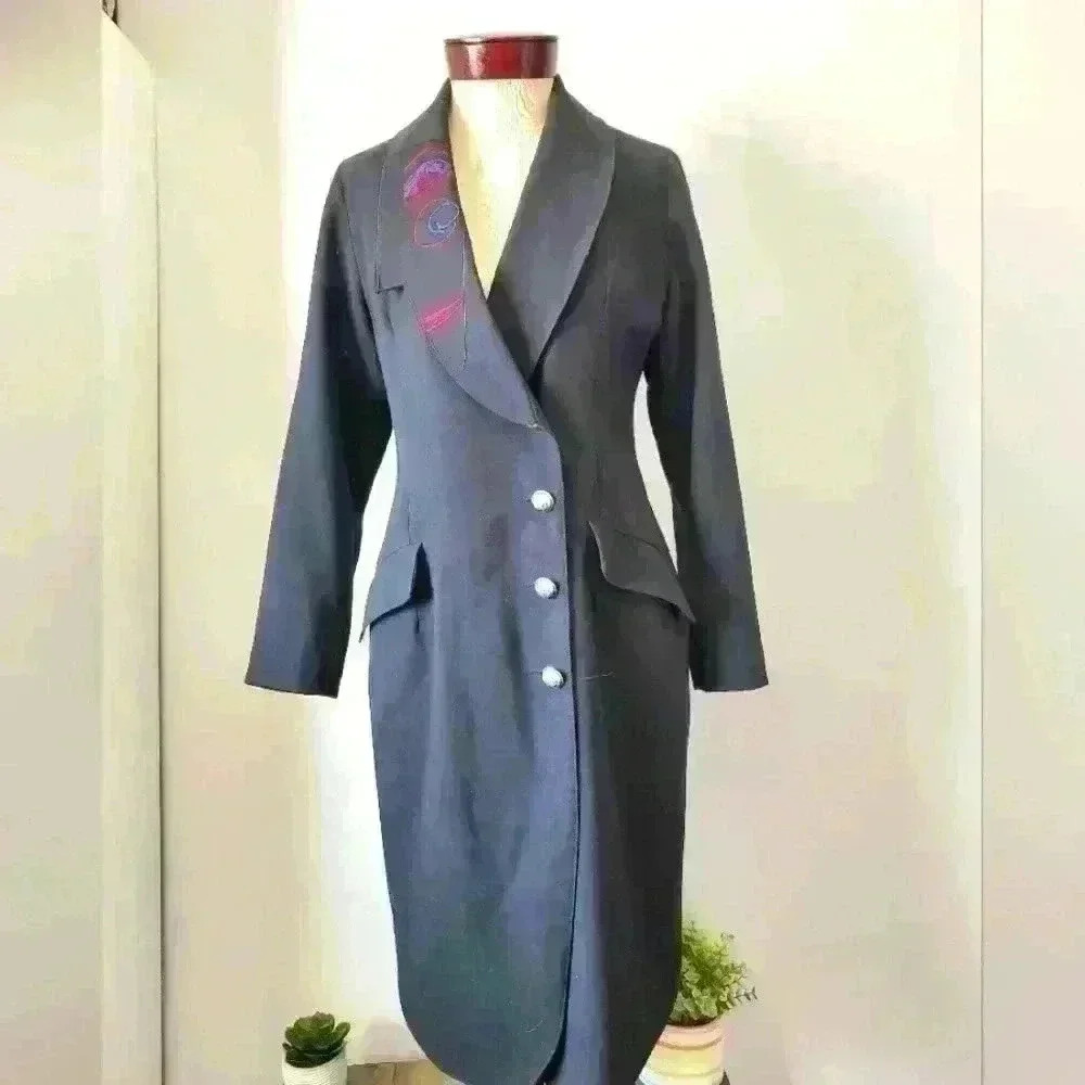 Koss by saporo black with red  and blue detail. Size 4